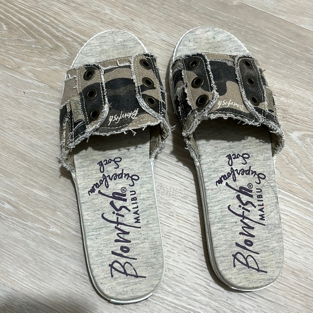 Blowfish slides Camo size 6.5